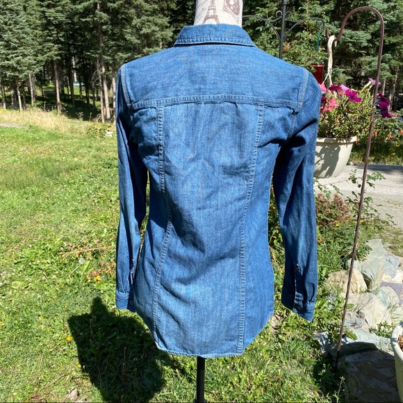 Eddie Bauer Denim Shirt sz Small - Picture 2 of 4